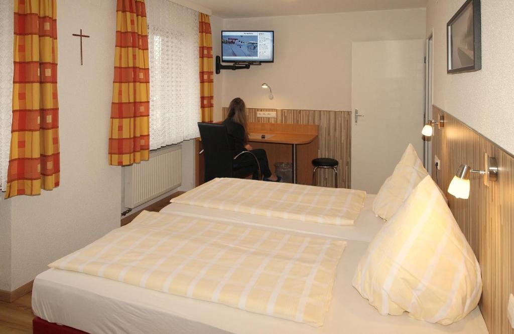 Hotel Krone Stuehlingen - Das Tor Zum Suedschwarzwald Exteriör bild